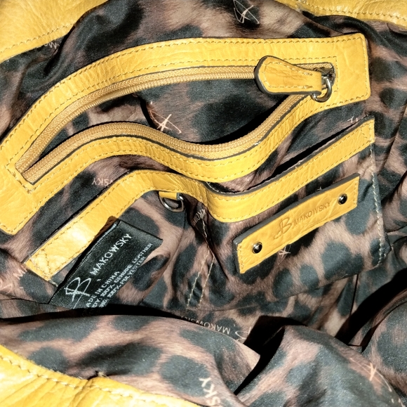 B. Makowsky Leather Purse - Picture 3 of 4